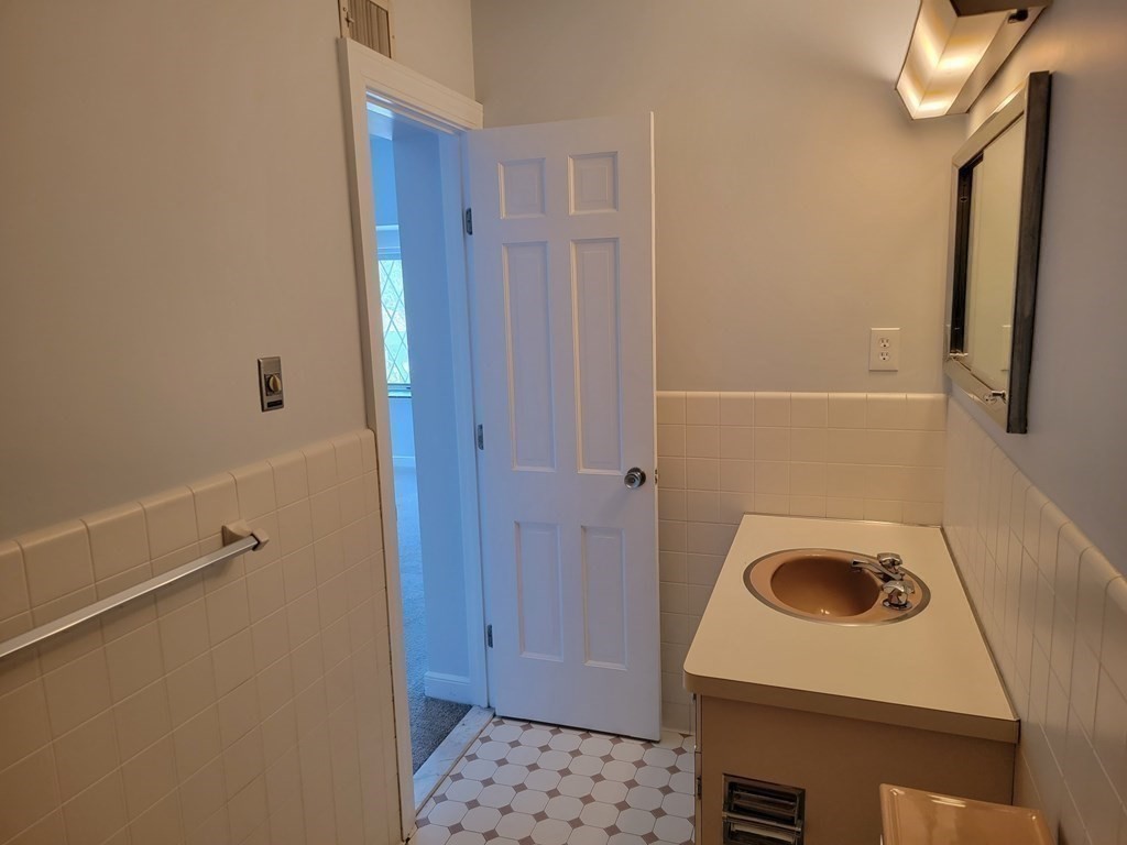 80 Trapelo Road, Unit 1 Belmont, MA 02478 - Photo 14 of 18