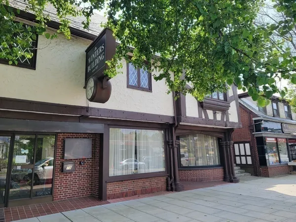 $2,300 | 80 Trapelo Road, Unit 1, Belmont, MA 02478