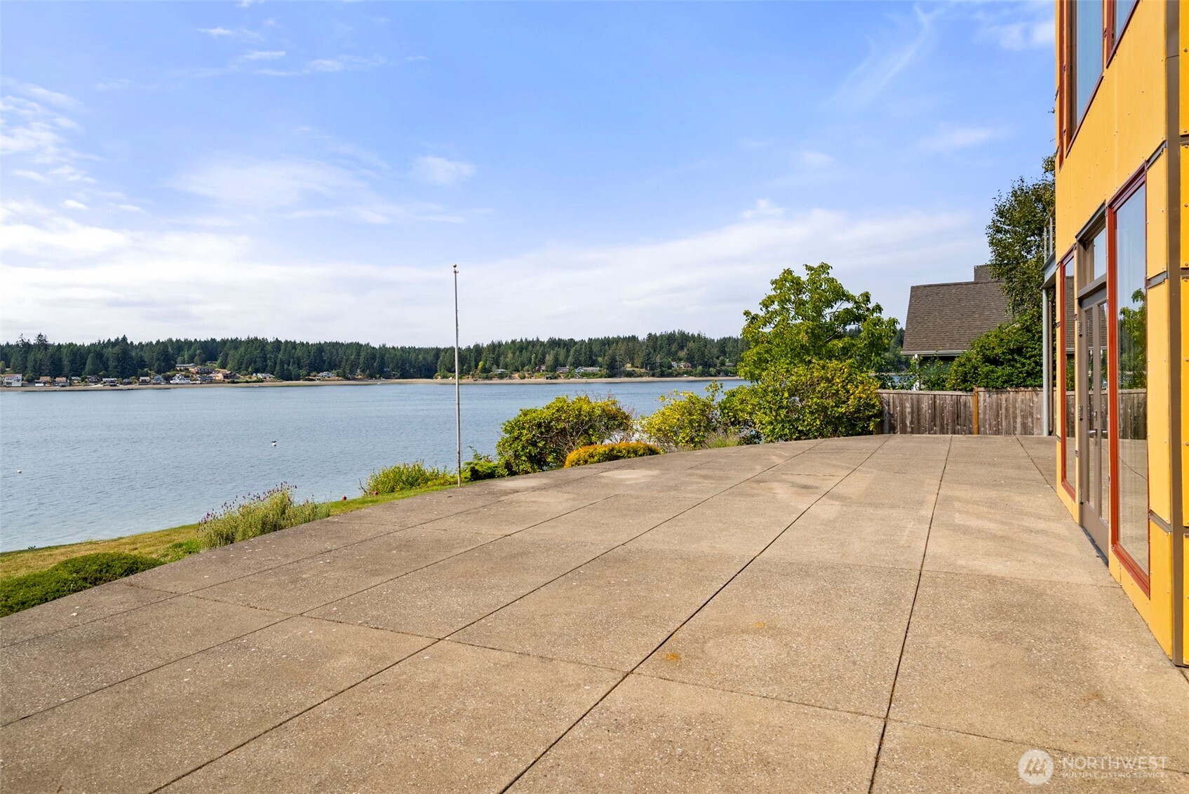 7627 Cooper Point Road Northwest Olympia, WA 98502 - Photo 33 of 39 Gallery Image 33