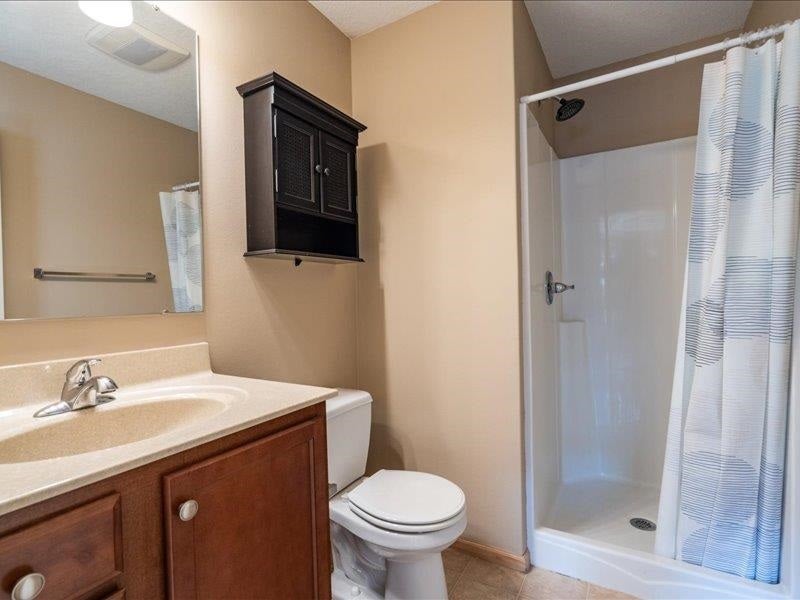 6045 Ridgewood Meadows Lane Northeast Cedar Rapids, IA 52411 - Photo 14 of 26 Gallery Image 14