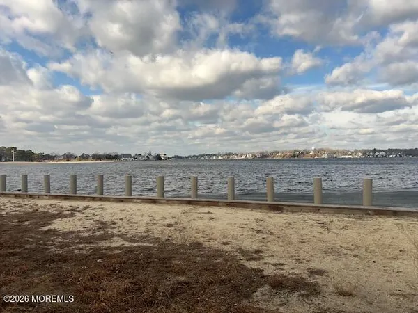 $1,975 | 102 Ocean Gate Avenue, Unit B, Ocean Gate, NJ 08740