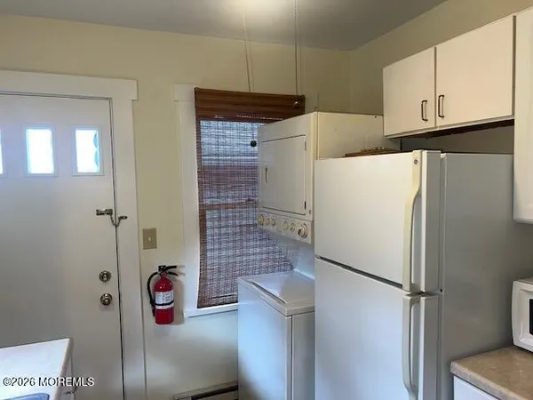 $1,975 | 102 Ocean Gate Avenue, Unit B, Ocean Gate, NJ 08740