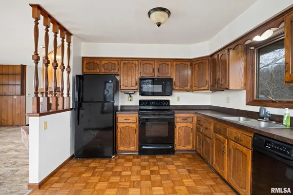 $185,000 | 1 Hopewell Drive, Sparland, IL 61565