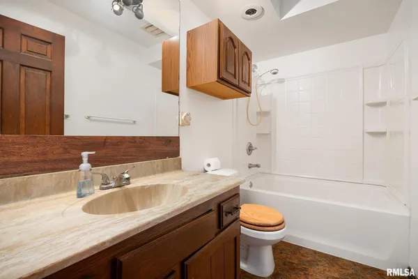 $185,000 | 1 Hopewell Drive, Sparland, IL 61565