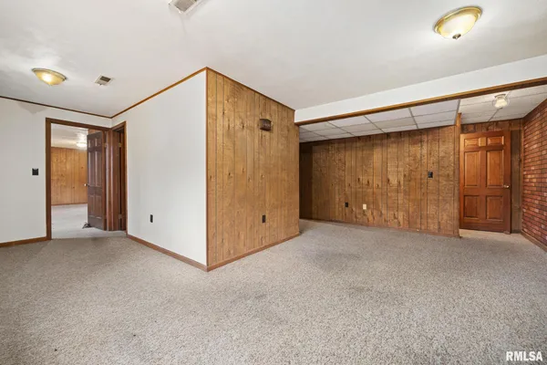 $185,000 | 1 Hopewell Drive, Sparland, IL 61565