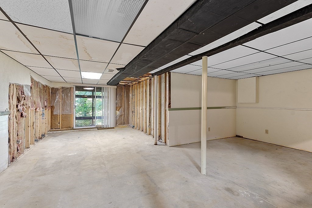 56 Pine Ridge Road Westford, MA 01886 - Photo 31 of 38 Gallery Image 31