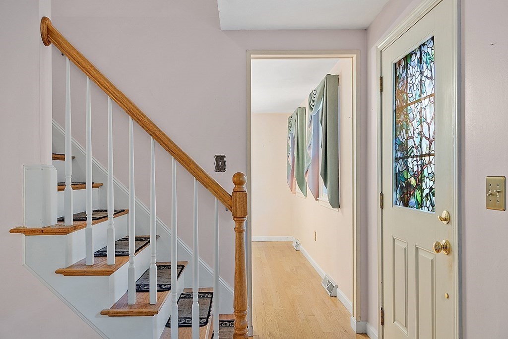 56 Pine Ridge Road Westford, MA 01886 - Photo 4 of 38 Gallery Image 4