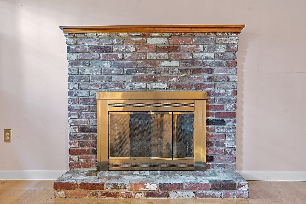 56 Pine Ridge Road Westford, MA 01886 - Photo 6 of 38 Gallery Image 6