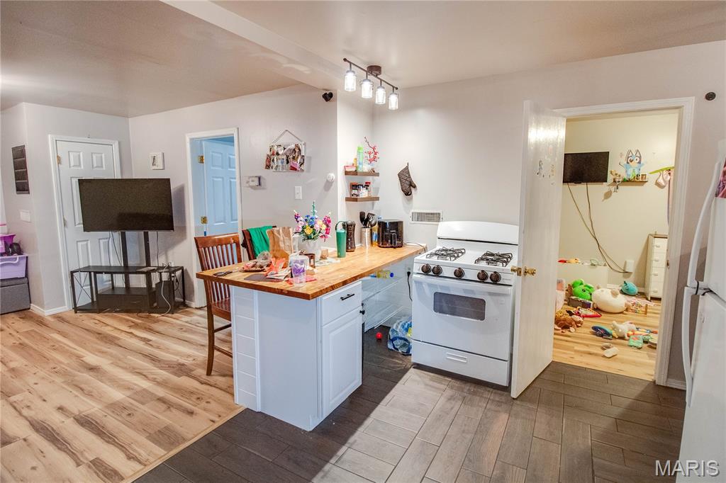 91 Stanley Road Cottage Hills, IL 62018 - Photo 8 of 46 Gallery Image 8