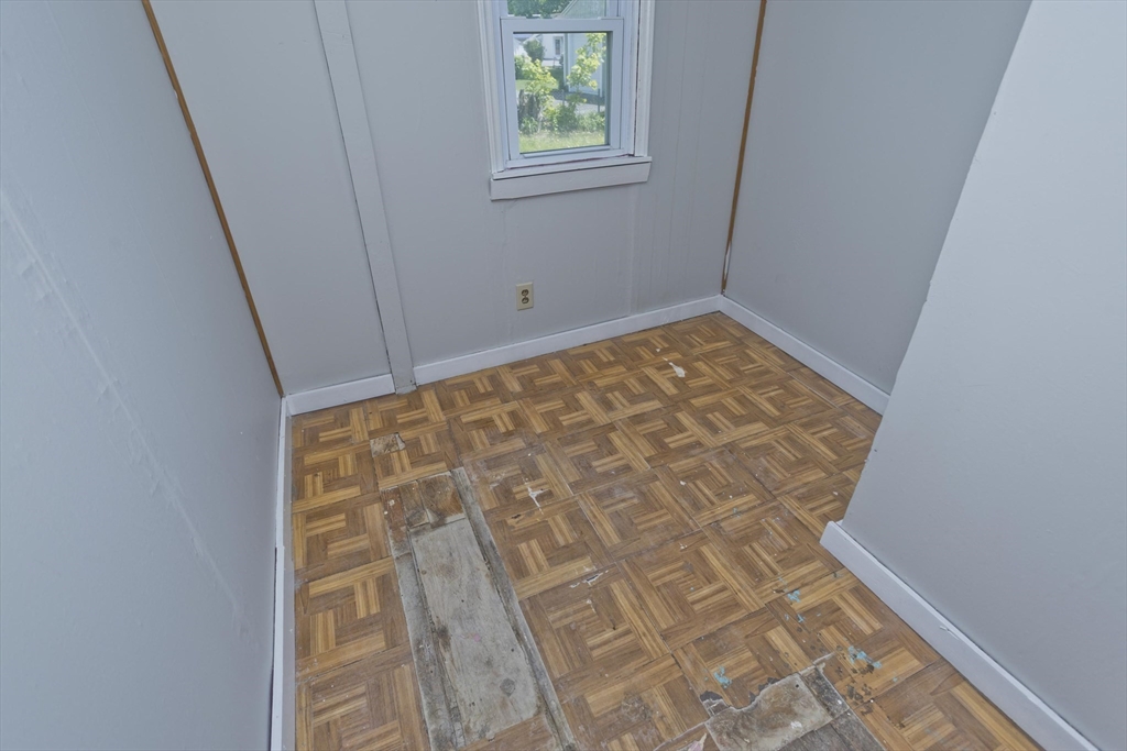 135 Lucerne Road Springfield, MA 01119 - Photo 25 of 40