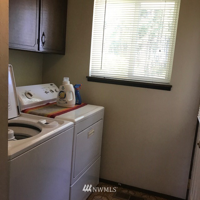 5205 185th Avenue Southwest Rochester, WA 98579 - Photo 10 of 17 a utility room with dryer and washer
