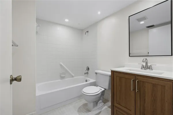 $1,900 | 1801 Eleuthera Point, Unit J3, Coconut Creek, FL 33066