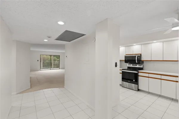 $1,900 | 1801 Eleuthera Point, Unit J3, Coconut Creek, FL 33066
