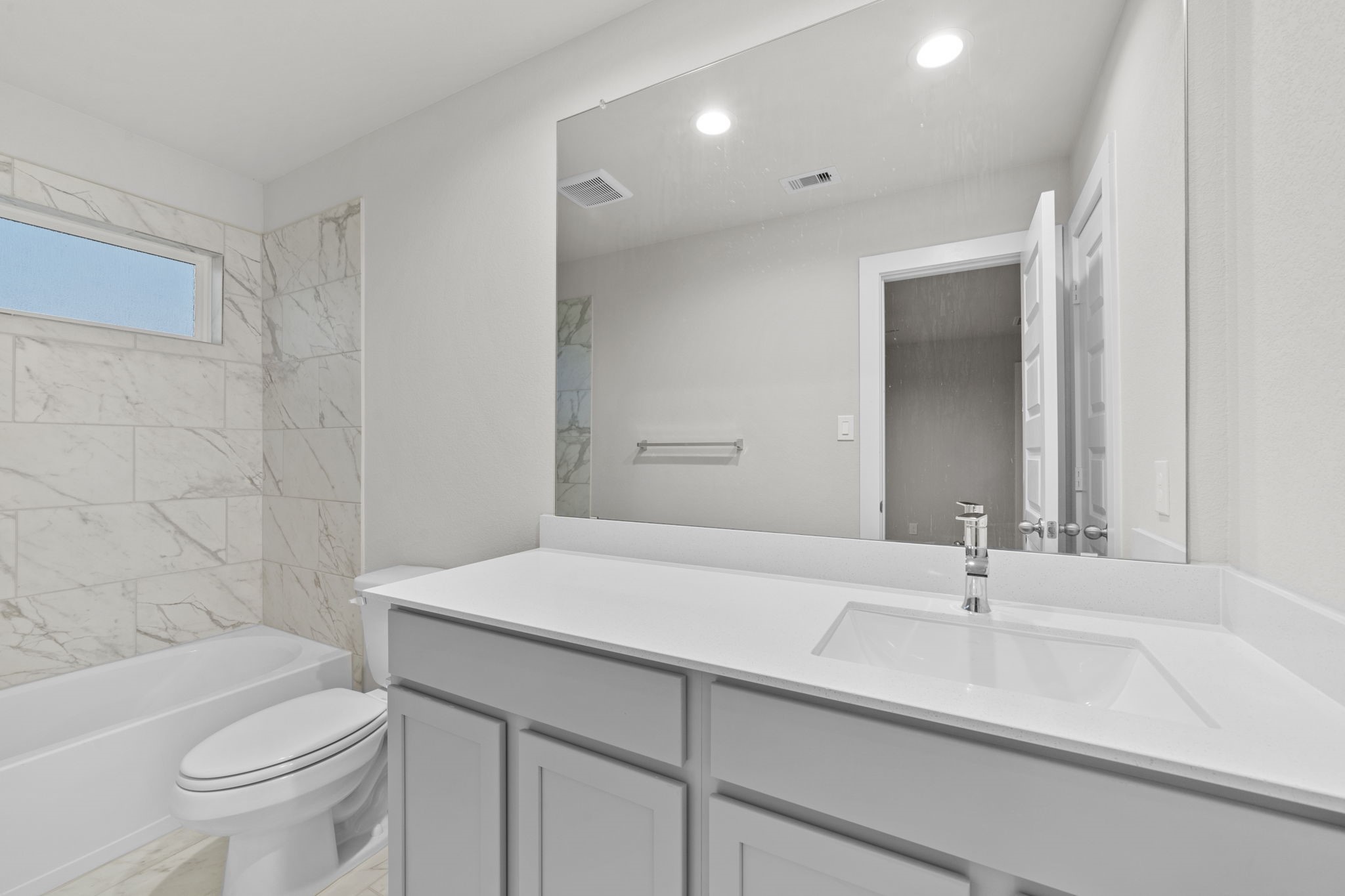 3015 Boulder Ridge Drive Rosenberg, TX 77471 - Photo 23 of 34 a bathroom with a sink a toilet and shower