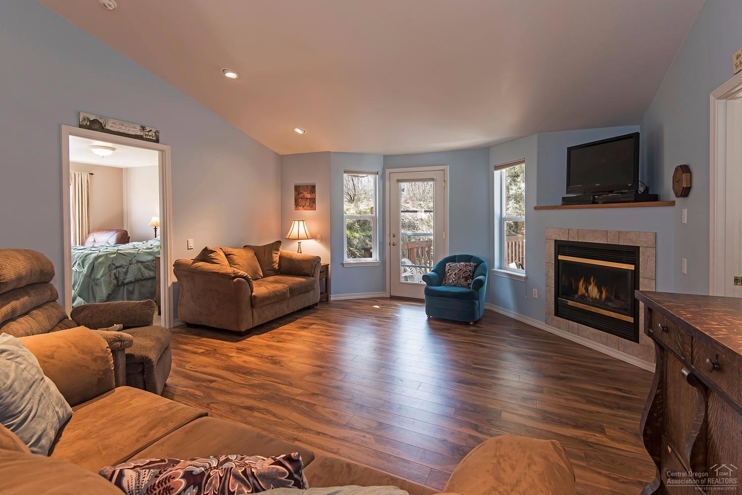 1227 Glacier Ridge Road Bend, OR 97701 - Photo 3 of 15 Additional Photo