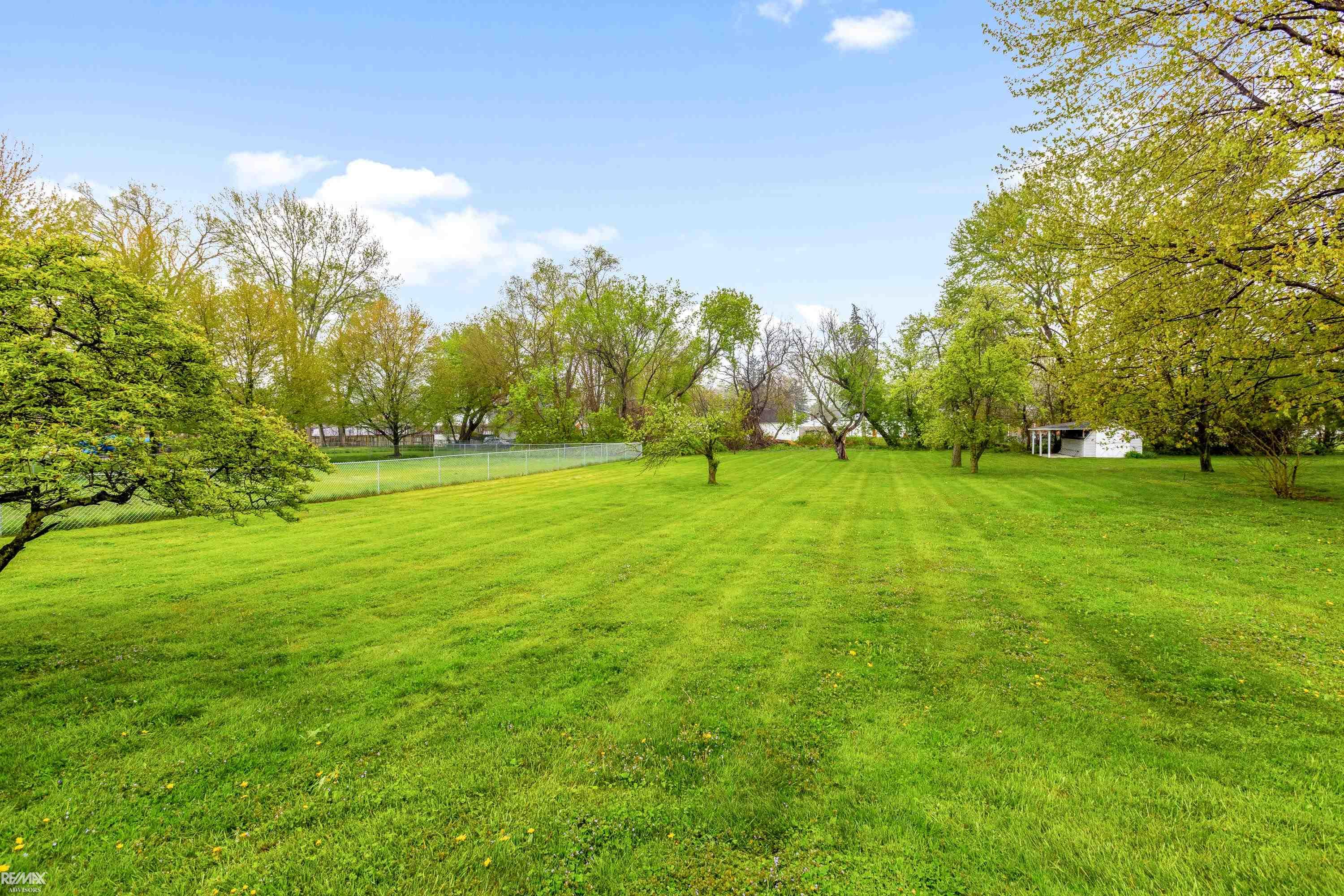 8480 Canal Road Sterling Heights, MI 48314 - Photo 26 of 32 50141458-8ac23c94-e5ff-4b1a-a121-d891afccd91d.JPG