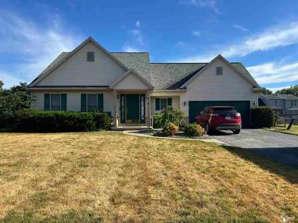 $339,900 | 1092 Cumberland Drive, Temperance, MI 48182
