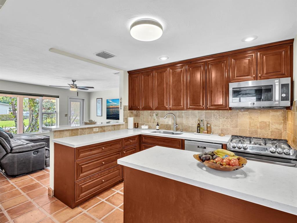 3201 Northeast 14th Avenue Pompano Beach, FL 33064 - Photo 12 of 66