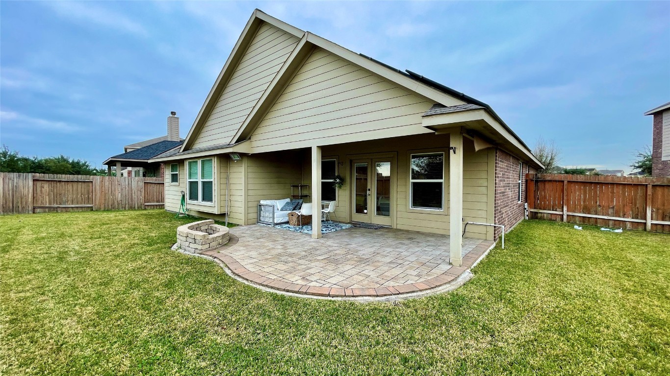 21618 Ivory Gate Lane Katy, TX 77449 - Photo 19 of 32 a view of a house with backyard
