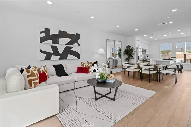 $799,990 | 1080 Foothill Boulevard, Claremont, CA 91711