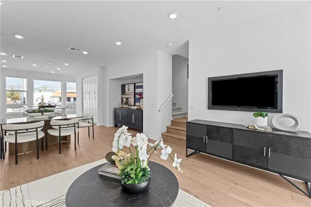 $799,990 | 1080 Foothill Boulevard, Claremont, CA 91711