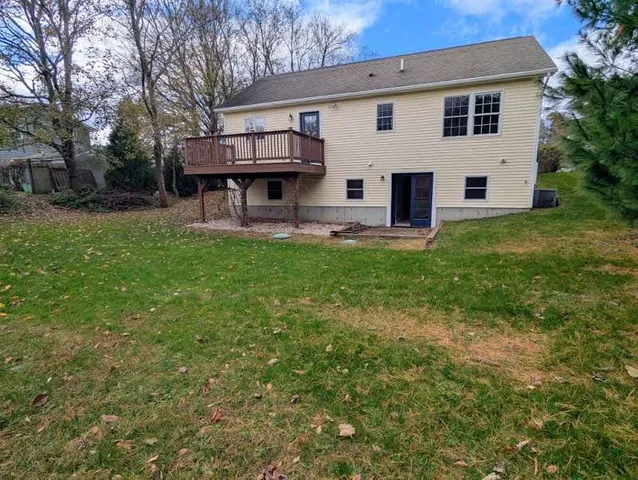 $3,200 | 47 King Phillip Street, Portsmouth, RI 02871