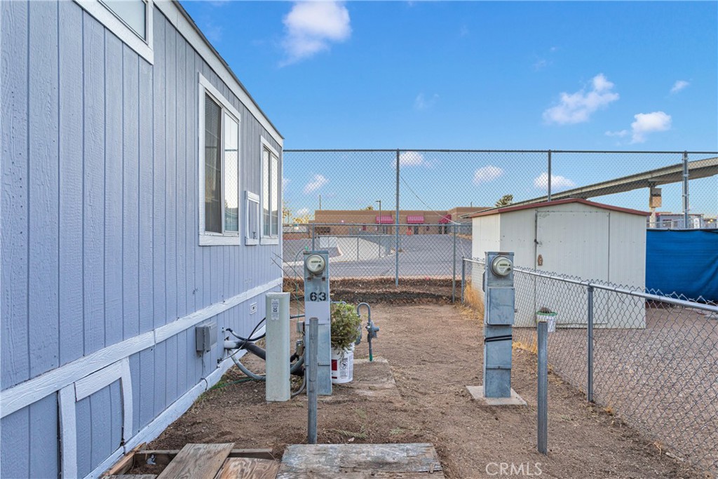 8450 G Avenue, Unit 63 Hesperia, CA 92345 - Photo 30 of 31 a view of entryway and hall