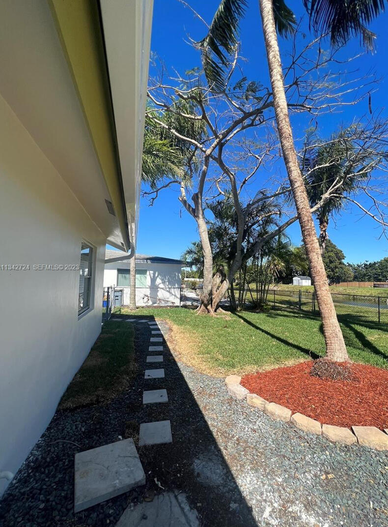 19420 Carolina Circle Boca Raton, FL 33434 - Photo 15 of 17 IMG_2559