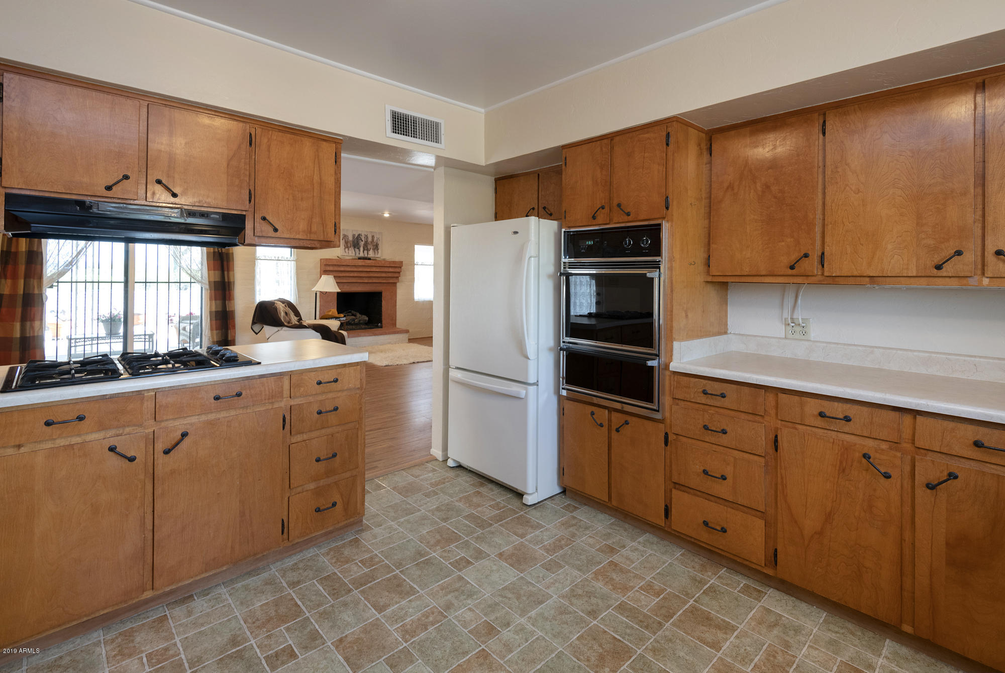 7350 North Wade Road Tucson, AZ 85743 - Photo 27 of 40 Kitchen 3