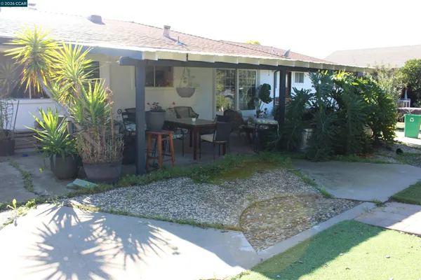 $1,200,000 | 330 West Cypress Road, Oakley, CA 94561