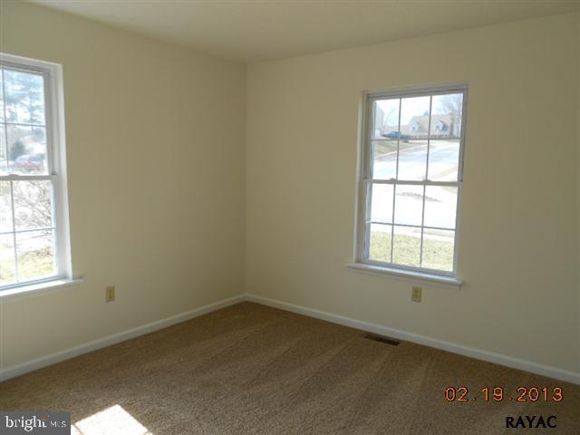111 Boxwood Road Manchester, PA 17345 - Photo 5 of 12 Gallery Image 5