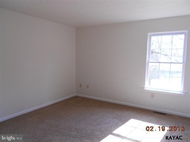 111 Boxwood Road Manchester, PA 17345 - Photo 6 of 12 Gallery Image 6