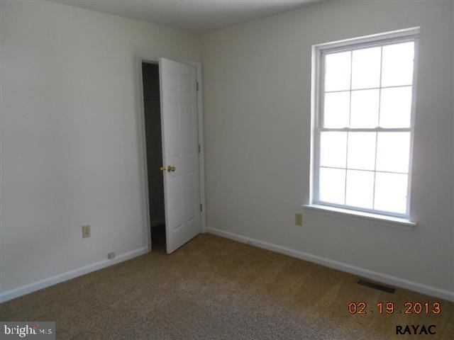 111 Boxwood Road Manchester, PA 17345 - Photo 8 of 12 Gallery Image 8