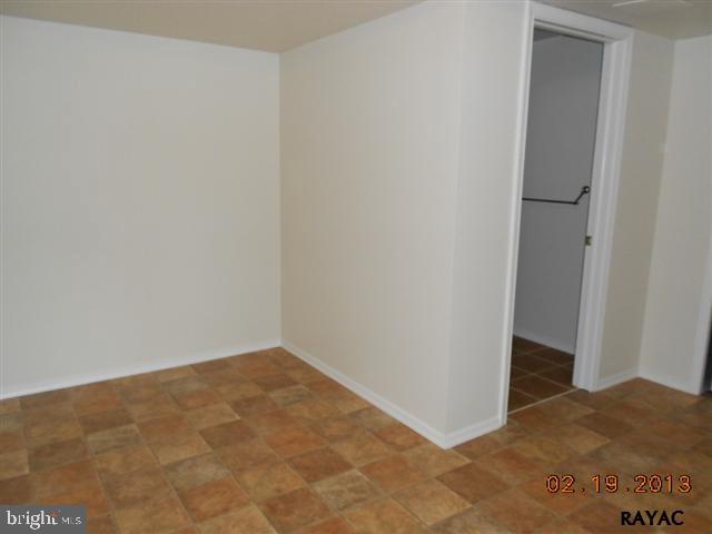 111 Boxwood Road Manchester, PA 17345 - Photo 10 of 12 Gallery Image 10