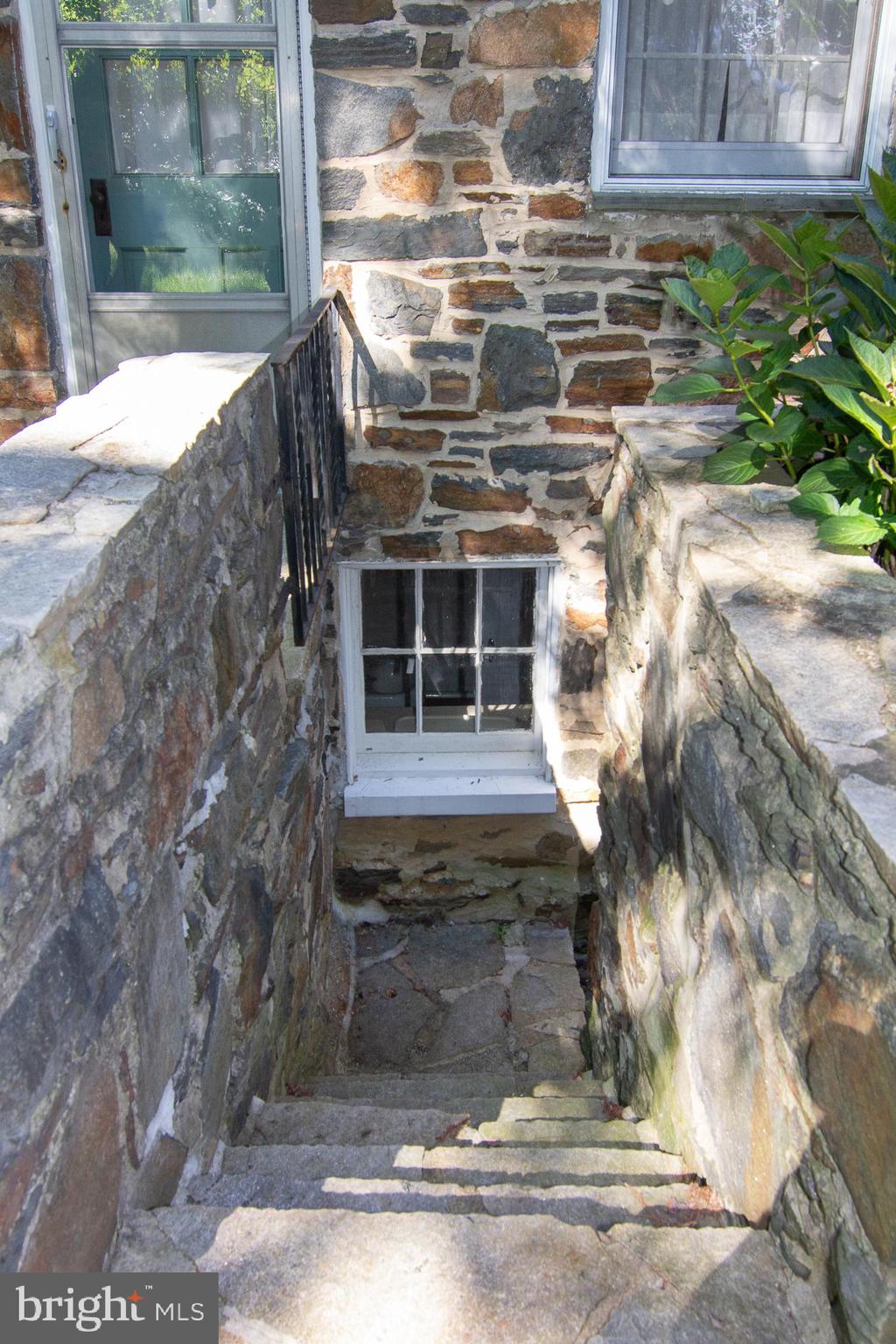 6 Center Road Baltimore, MD 21286 - Photo 36 of 46 Gallery Image 36