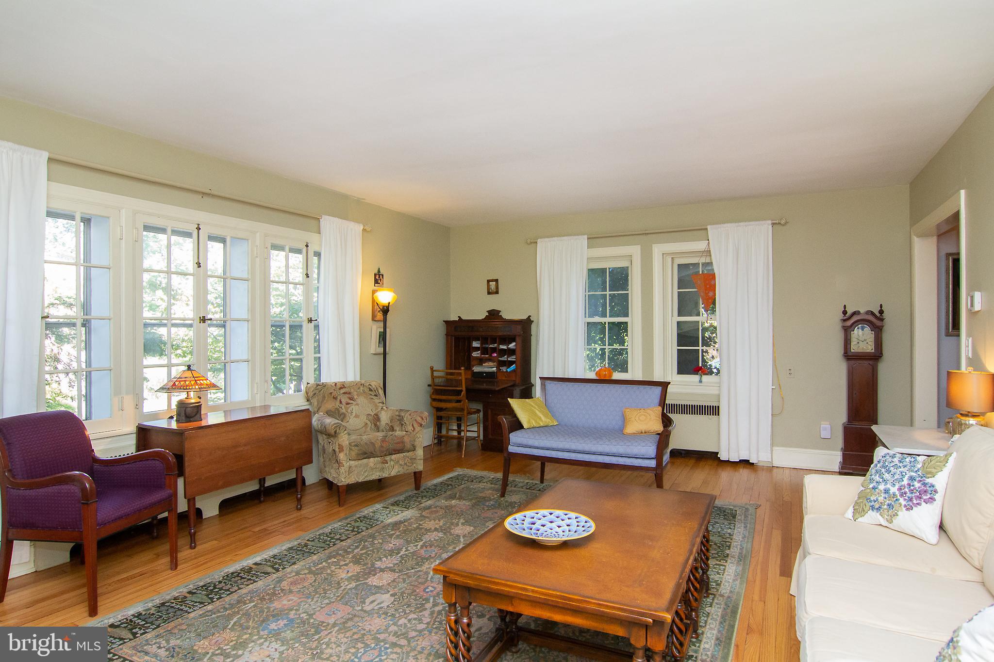 6 Center Road Baltimore, MD 21286 - Photo 10 of 46 Beautifully refinished hardwood floors!