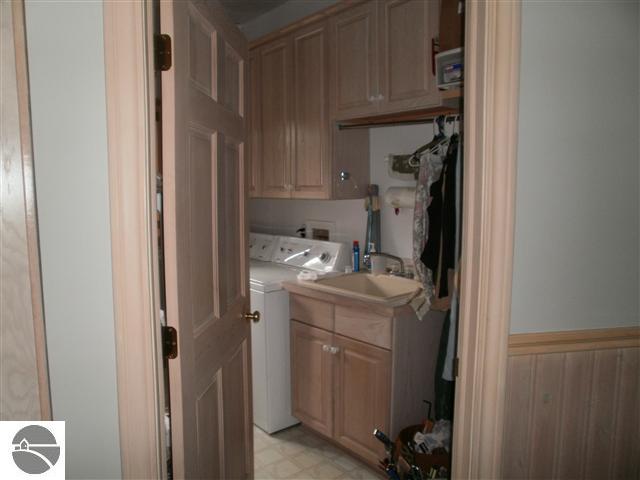 6868 Deepwater Point Road Williamsburg, MI 49690 - Photo 14 of 16 1734374-14.JPG