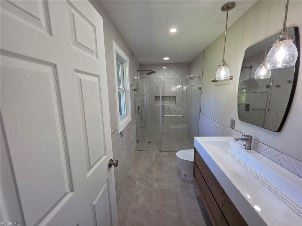 2591 Boomer Road Boomer, NC 28606 - Photo 21 of 38 Primary bath