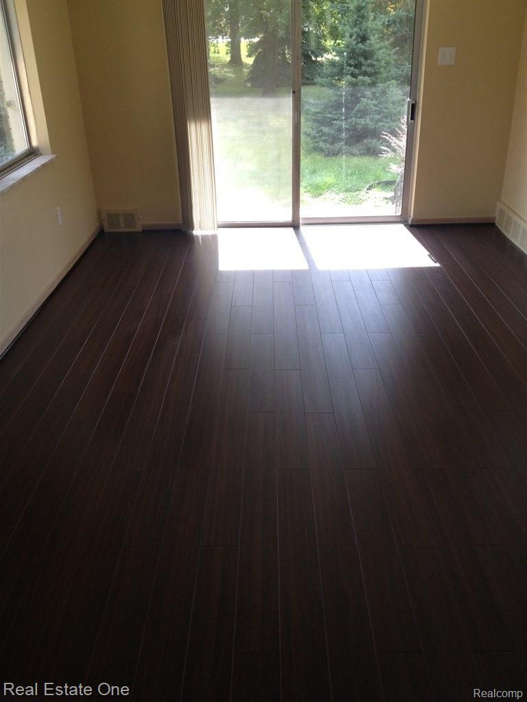 2650 Chicago Road Warren, MI 48092 - Photo 2 of 7 Bright and open
