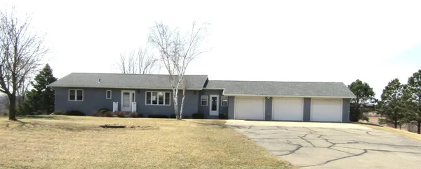 $435,000 | 6049 Rolling Hills Drive Southwest, Montevideo, MN 56265