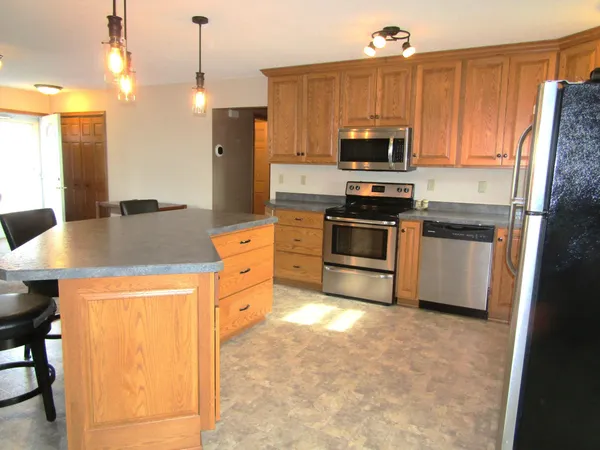 $435,000 | 6049 Rolling Hills Drive Southwest, Montevideo, MN 56265