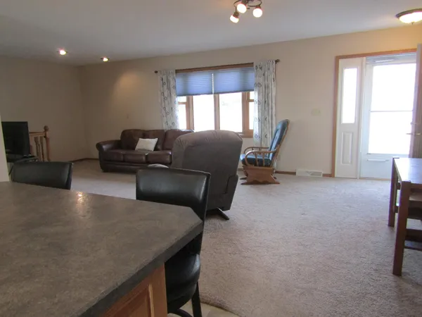 $435,000 | 6049 Rolling Hills Drive Southwest, Montevideo, MN 56265