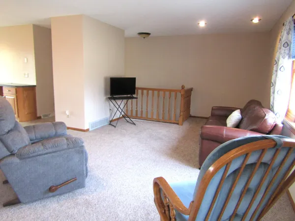 $435,000 | 6049 Rolling Hills Drive Southwest, Montevideo, MN 56265