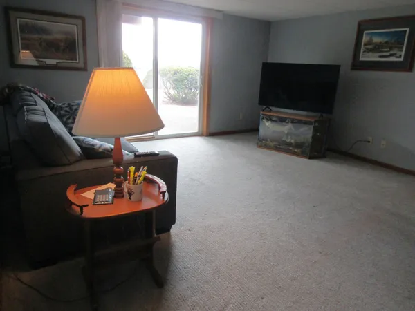 $435,000 | 6049 Rolling Hills Drive Southwest, Montevideo, MN 56265