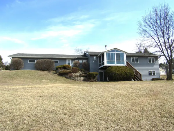 $435,000 | 6049 Rolling Hills Drive Southwest, Montevideo, MN 56265