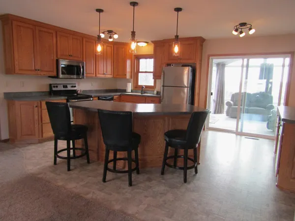 $435,000 | 6049 Rolling Hills Drive Southwest, Montevideo, MN 56265