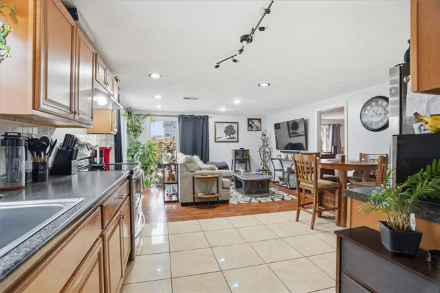 $525,000 | 47 North Pleasant Street, West Warwick, RI 02893