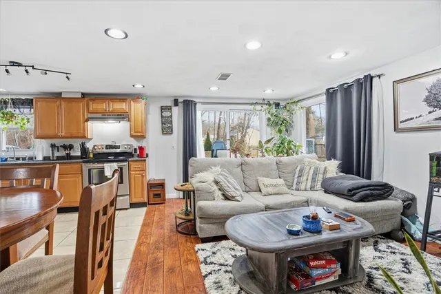 $525,000 | 47 North Pleasant Street, West Warwick, RI 02893