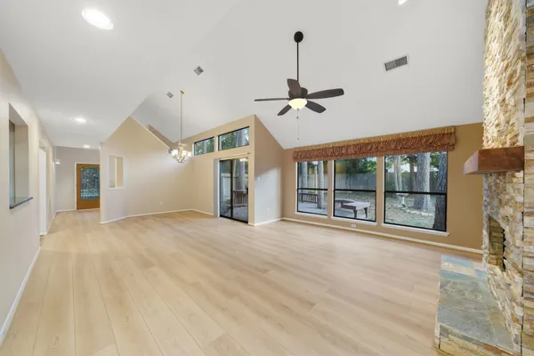 $486,000 | 25 North Mossrock Road, The Woodlands, TX 77380