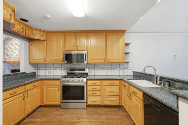 $486,000 | 25 North Mossrock Road, The Woodlands, TX 77380